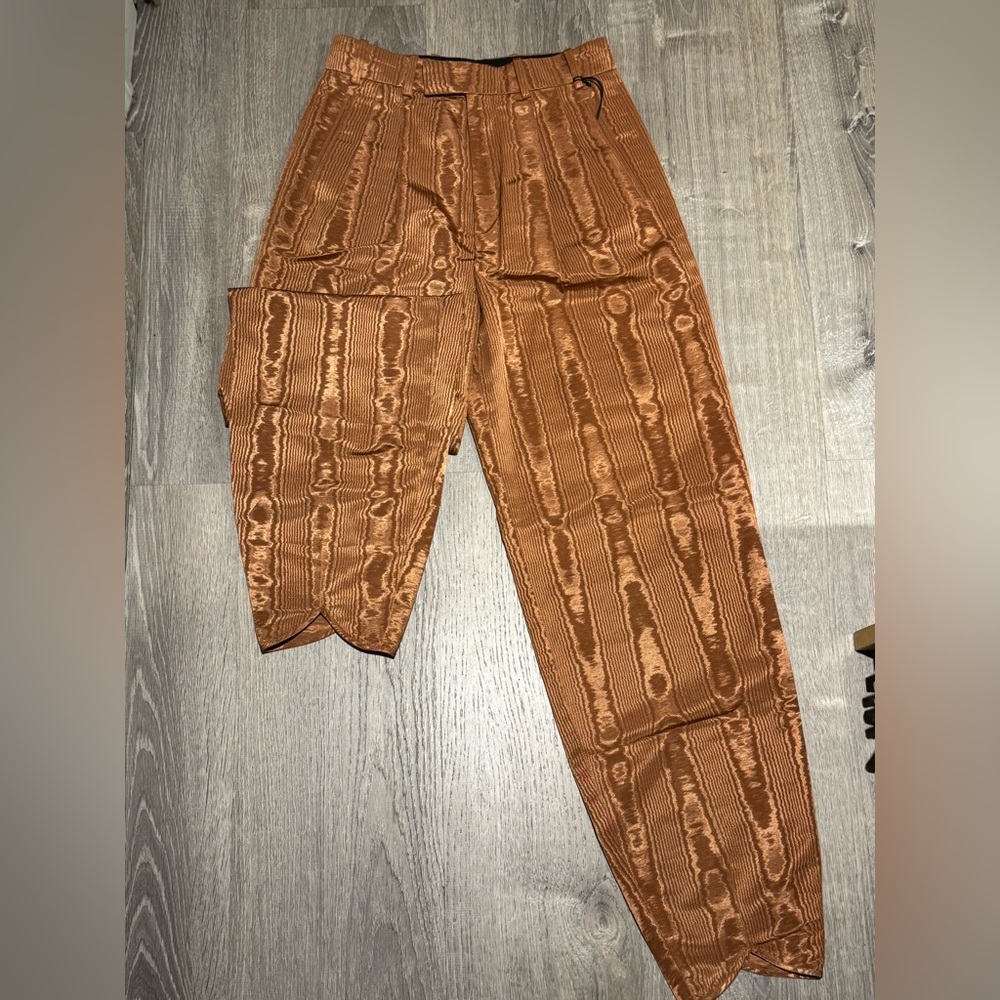 Copper Gucci pants with beautiful cut/detailing
New with tags
